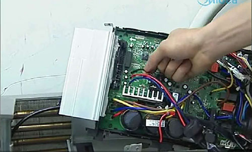 七台河市美的空调电话是多少